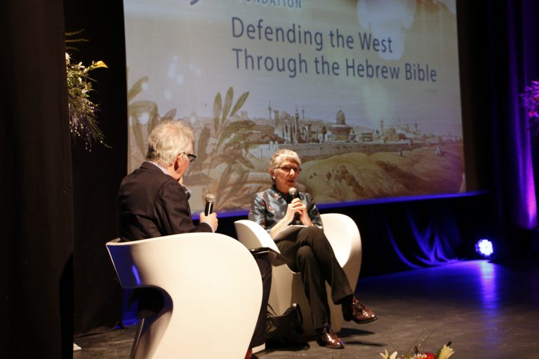 “Defendiendo Occidente a través de la Biblia Hebrea”, Melanie Phillips en HLD 2018