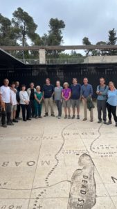 Group of pilgrims with Yael and Golan in Saxum