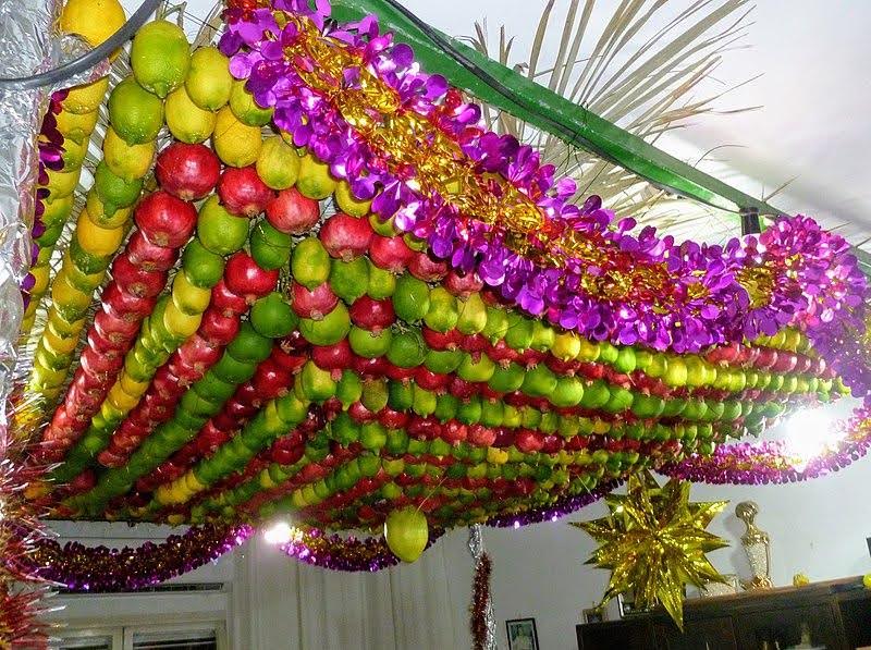  Interior of a Samaritan Sukkah (Wikimedia Commons)